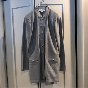 St John size 10 pant suit